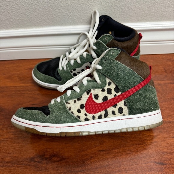 Nike Other - Dunk High SB Walk The Dog Size 11